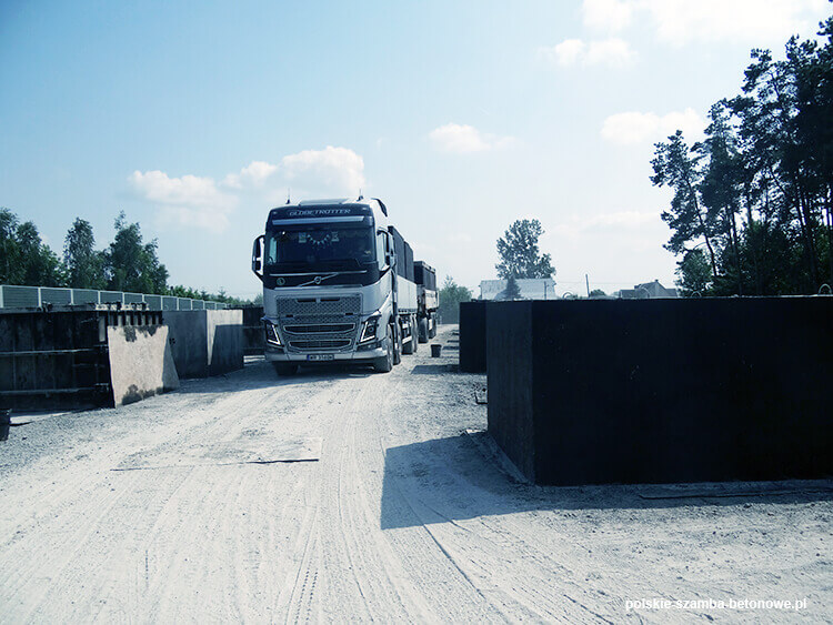 Transport szamb betonowych  w Lipsku